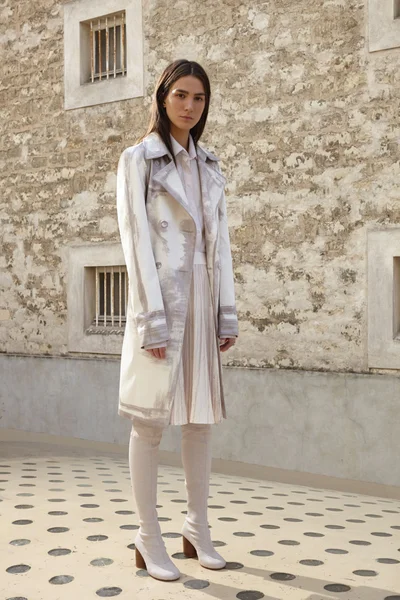 Look 11